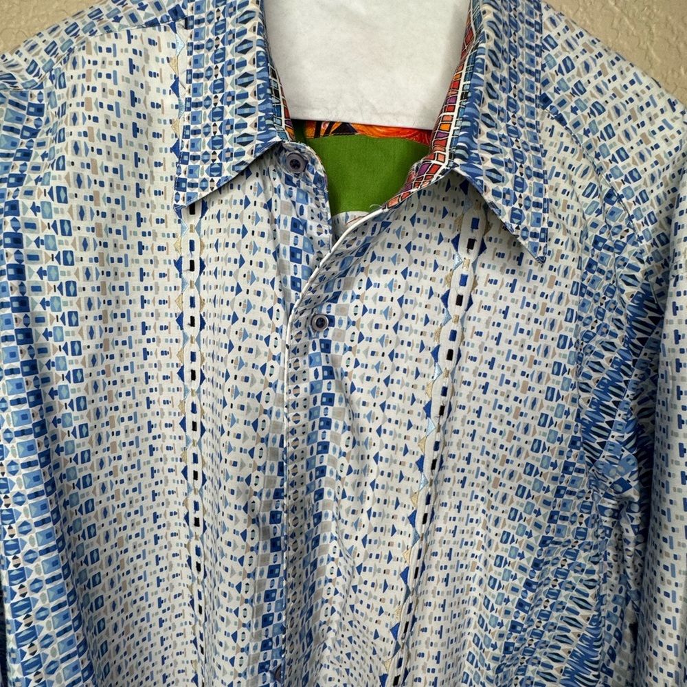 Robert Graham Men's Blue & White Patterned Button Up Dress Shirt